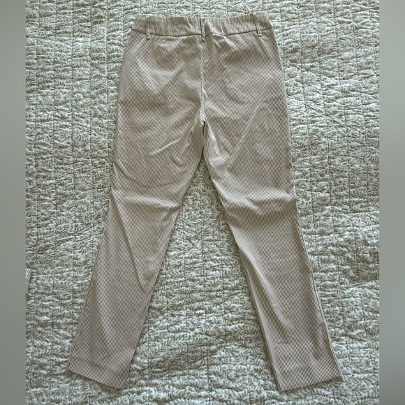 Jones New York Striped Belted Ankle Pants – Beige & White Pinstripe (S) - Picture 4 of 9